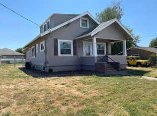 424 SE 8th St, College Place, WA 99324
