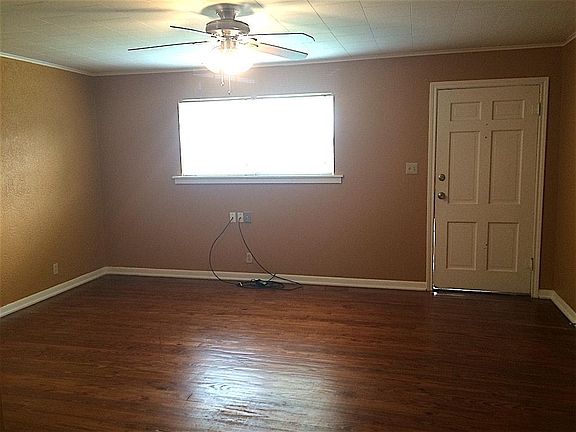5th image of 926 6th St #1/2