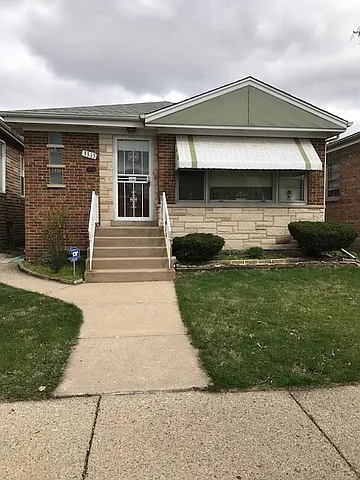 3313 N Plainfield Ave photo 1