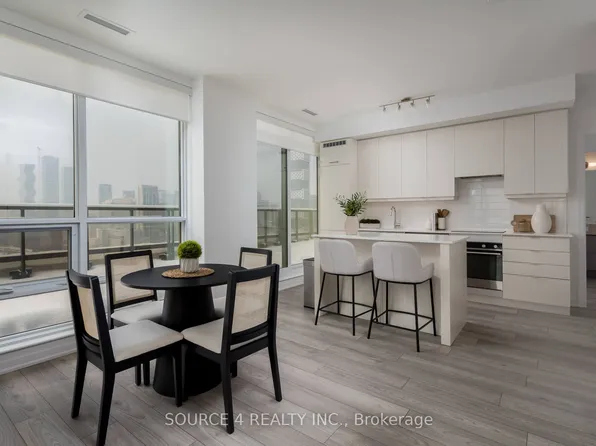 36 Elm Dr W #2708, Mississauga, ON L5B 0N3