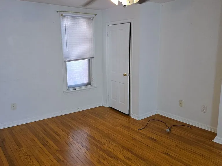 115 S Potomac St — Photo 6