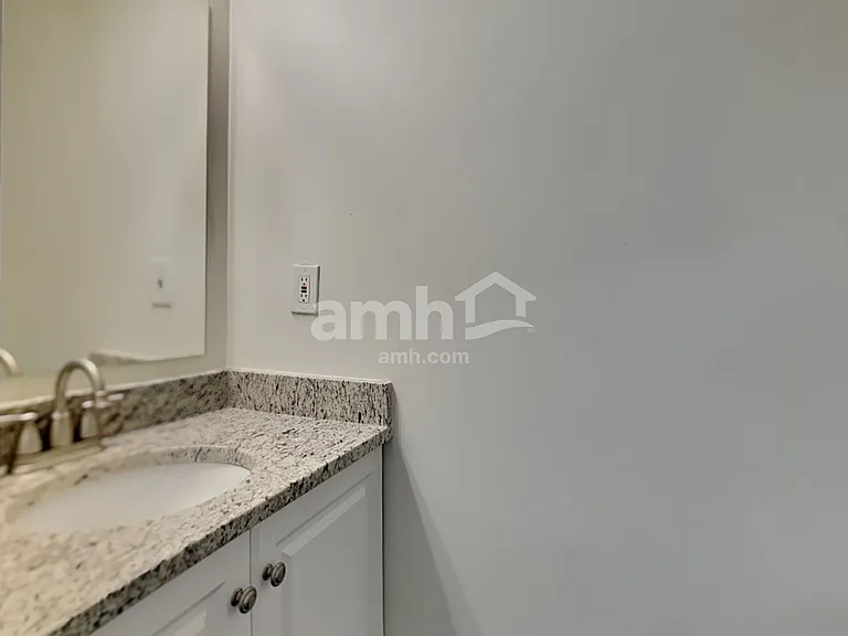 2831 Coachlight Ln — Photo 10