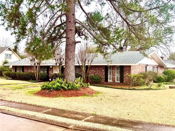 202 Sweetbriar Dr, Alexandria, LA 71303