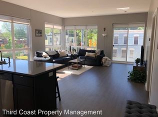 555 Michigan St NE APT 201, Grand Rapids, MI 49503