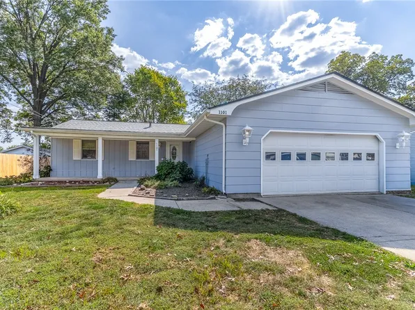 1101 Holiday Dr, Effingham, IL 62401
