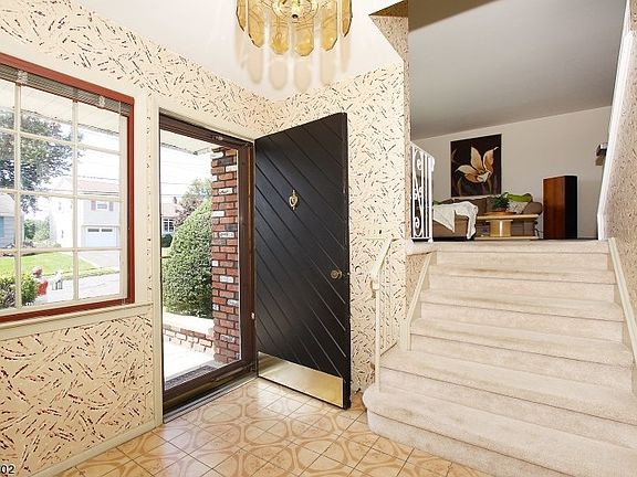 3rd image of 22 Carrie Ct