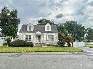 674 Cedar St, Colonia, NJ 07067