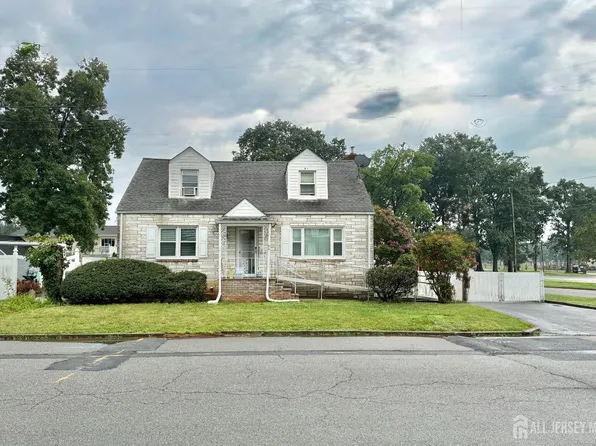 674 Cedar St, Colonia, NJ 07067