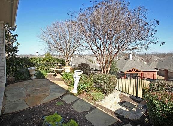 4th image of 621 Pelican Hills Dr