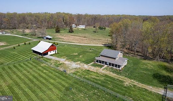 5th image of 240 Randalia Rd