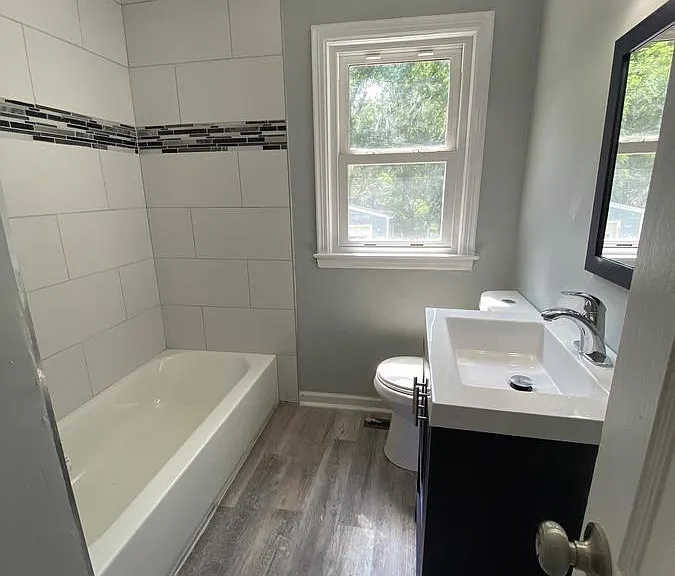 1704 S Brookside Ave — Photo 7