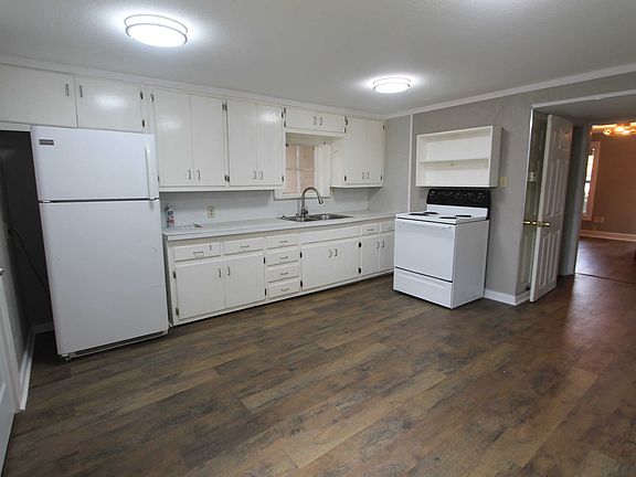 Kitchen & dining