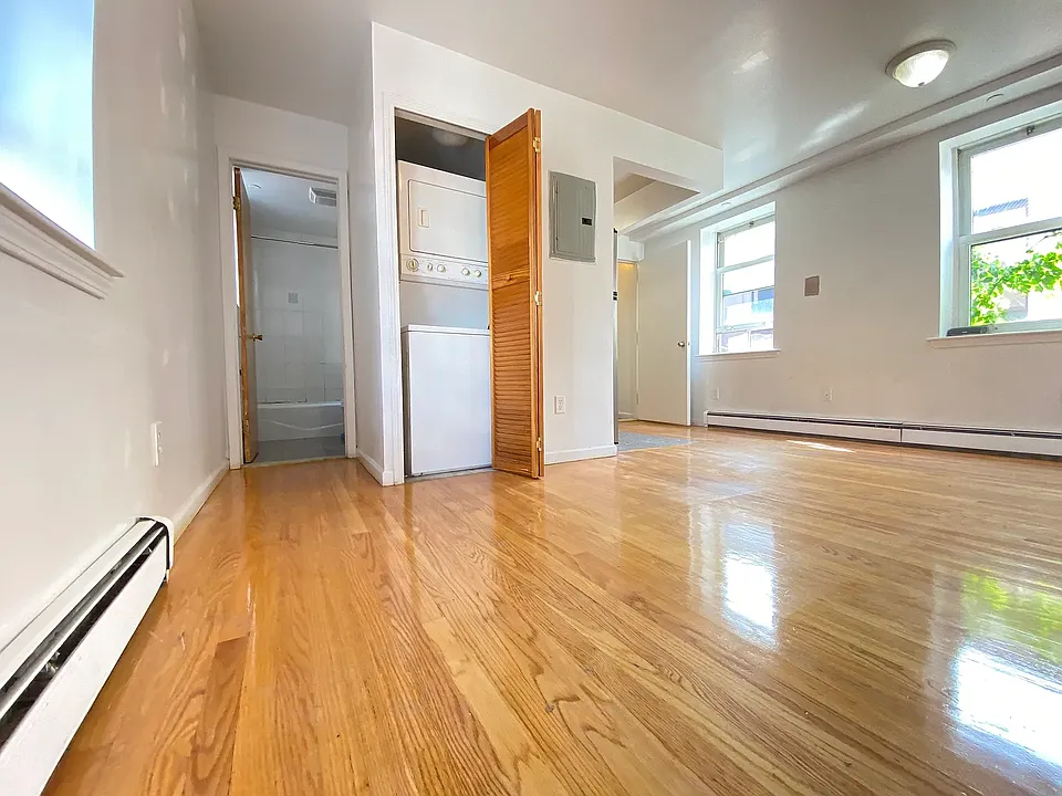 10 Goodwin Pl #4AA