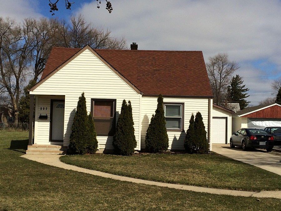 1st image of 332 Armitage Ave