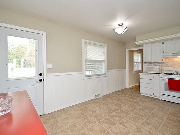 3rd image of 1518 Tremont Dr