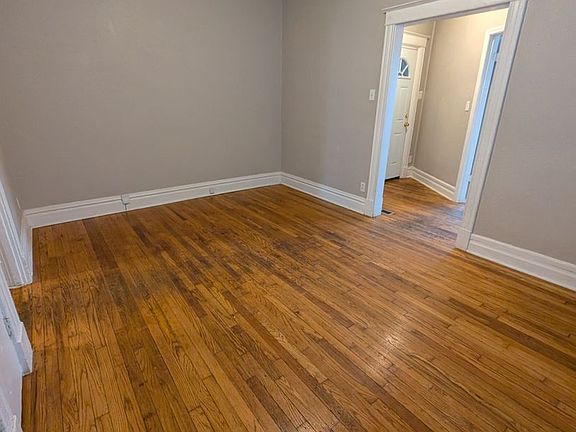 3rd image of 3206 Magnolia Ave APT 1E