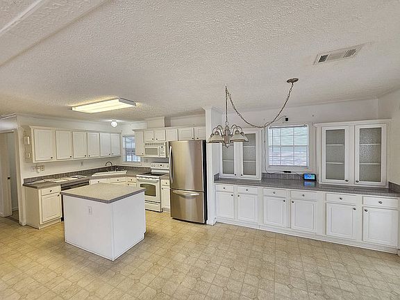 3rd image of 5200 SW 24th Ave