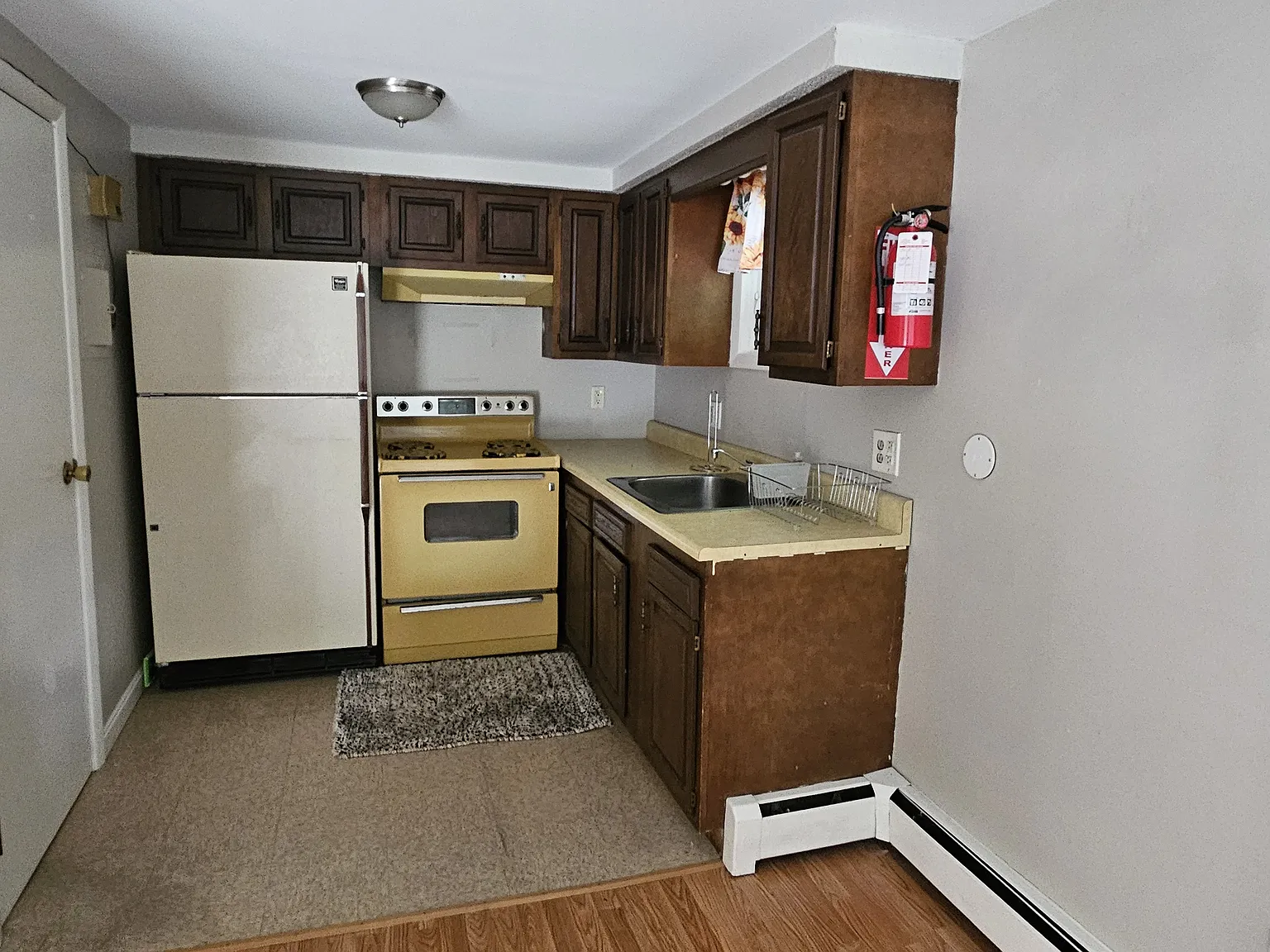 Studio, $900 — Photo 4