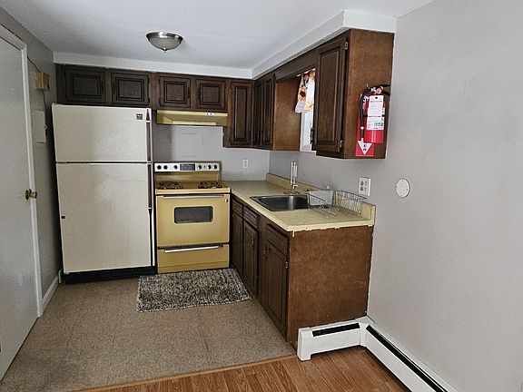 4th image of 90 Barnes St #2