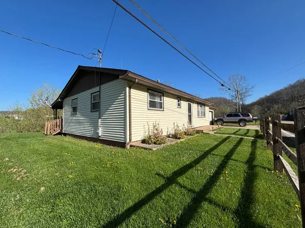 13214 S Calhoun Hwy, Arnoldsburg, WV 25234