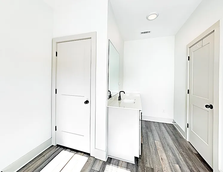 583 King Arnold St — Photo 13