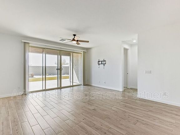 4th image of 26422 N Thornhill Dr