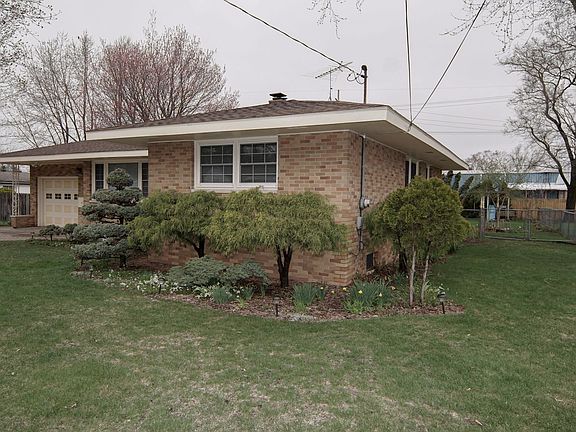 3rd image of 2044 Plainfield Ave