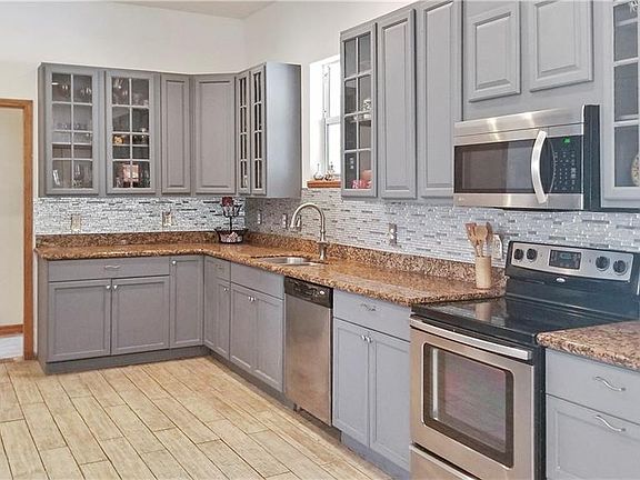 5th image of 1019 Hibiscus Ave