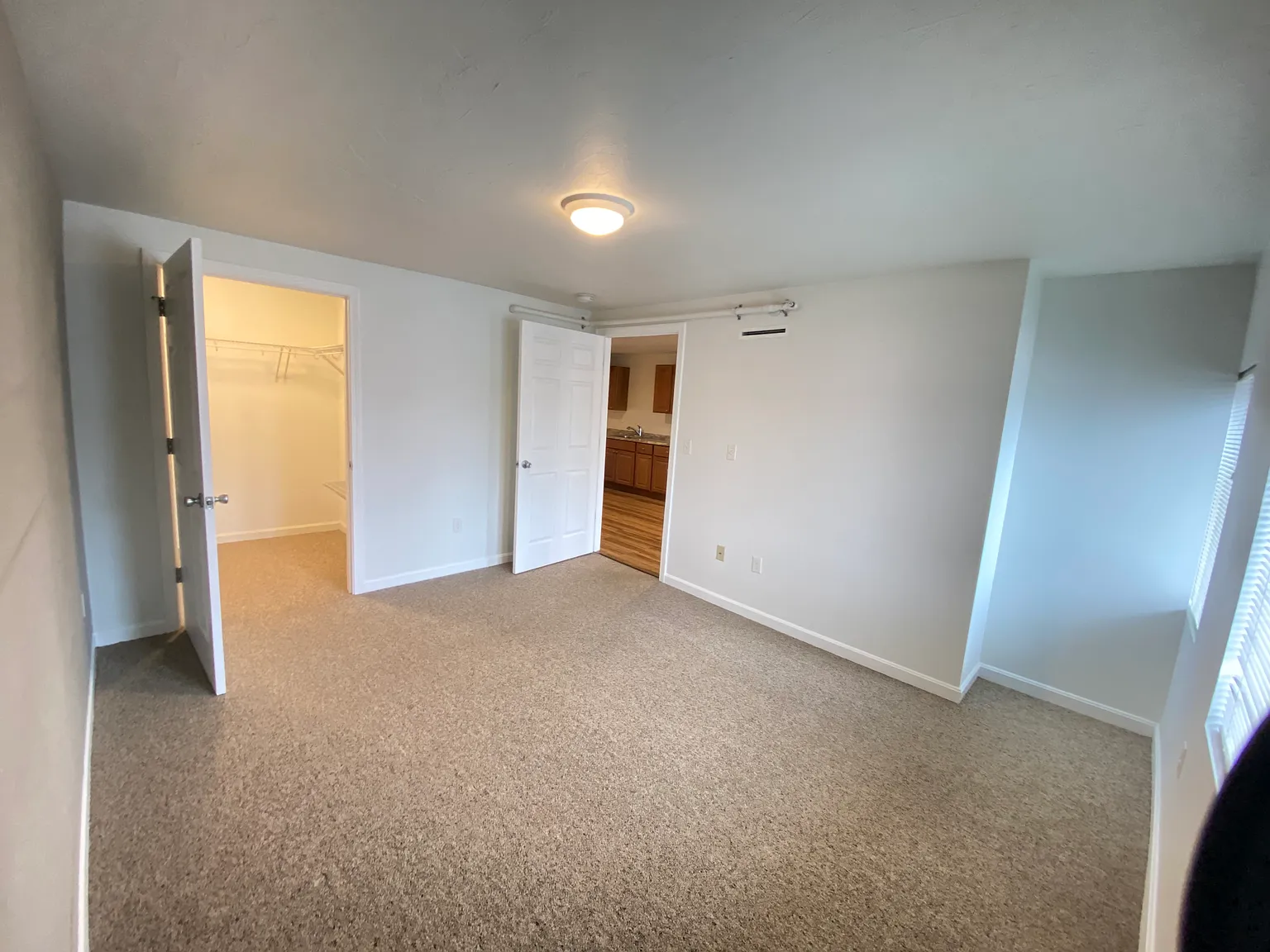 1 bed, 560 sqft, $1,550 — Photo 4