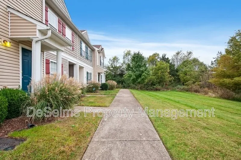 2 bed, 2.5 bath, 1326 sqft, $1,550 — Photo 2