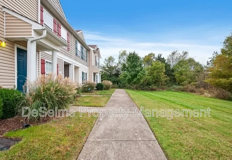 1204 Parkstone Ln — Photo 2