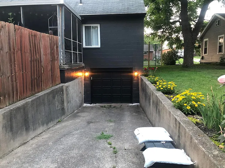 810 Richard St — Photo 7