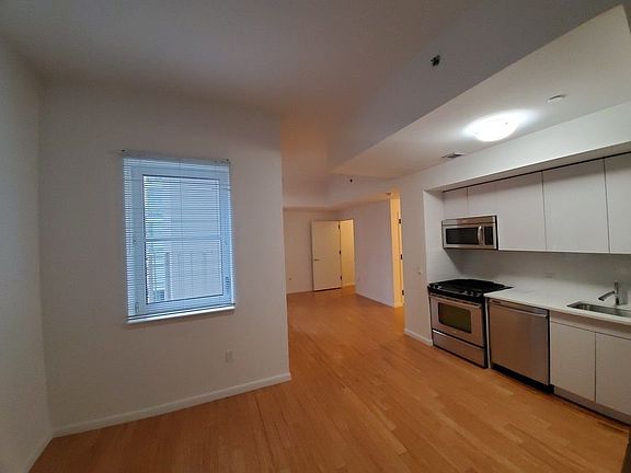 3rd image of 242 W 61st St APT 5C