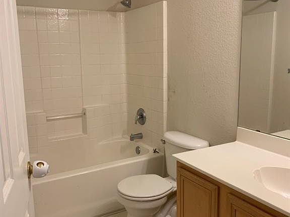 4th image of 12632 Oakwood Cir