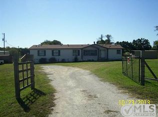 351 J E Woody Rd, Springtown, TX 76082