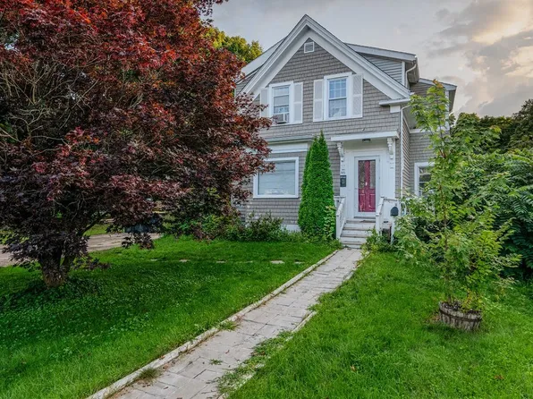 86 Page St, Avon, MA 02322