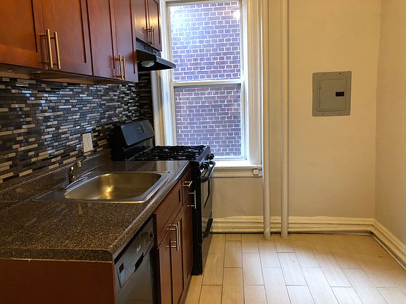 2nd image of 25 Kensington Ave #34Q