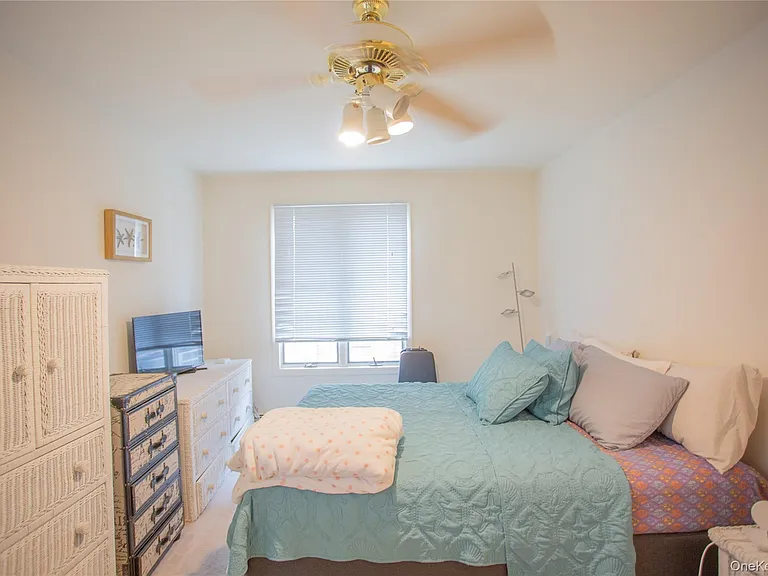 136 E Olive St — Photo 17