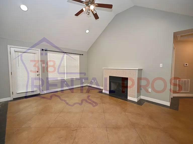 1202 McQuay Dr — Photo 4