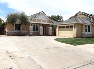 2939 17th Ave, Kingsburg, CA 93631