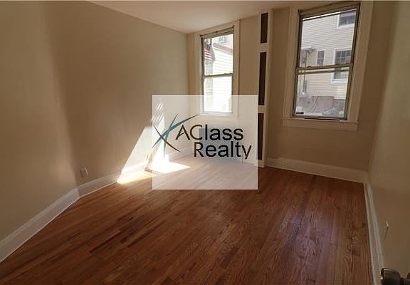 3rd image of 526 50th Ave #1