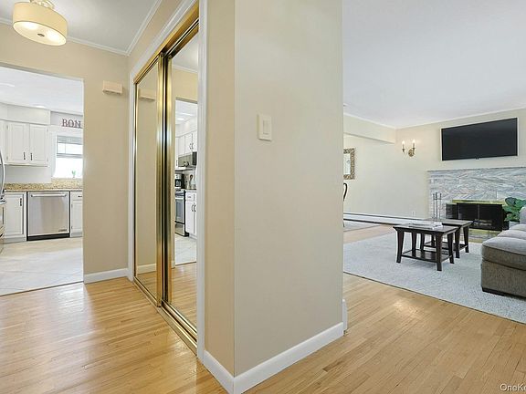4th image of 12 Greenwood Lane