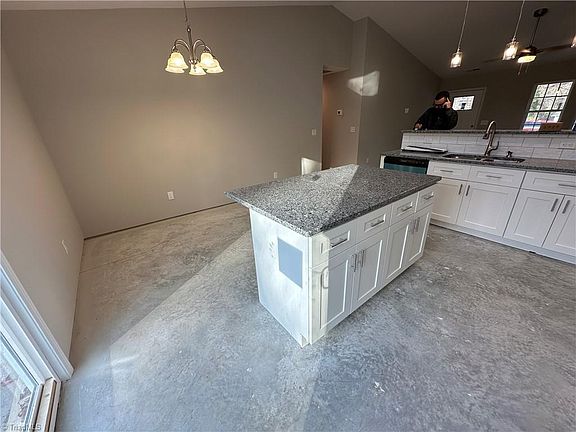4th image of 319 Tate Ave