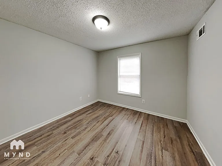 2061 Coral Hills Dr — Photo 10