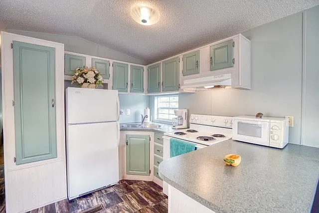 6 Shoreline Ct — Photo 12