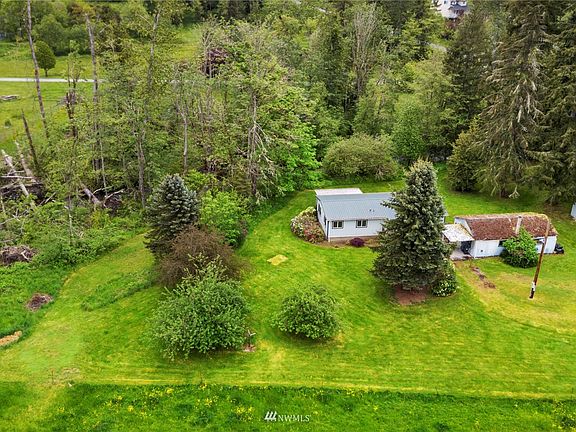 3rd image of 875 Two Creeks Dr N