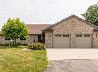 W2619 Ruby Ct, Appleton, WI 54915
