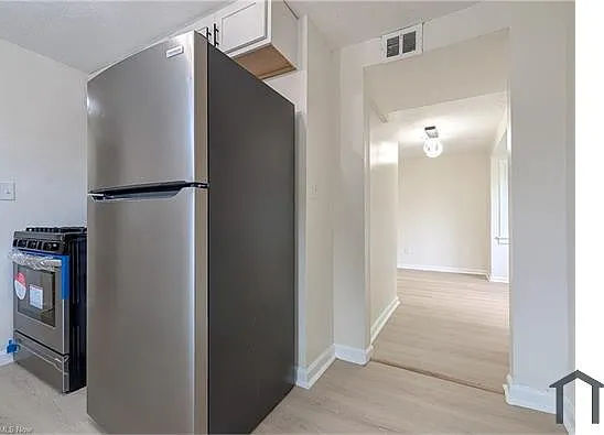 14817 Naples Ave — Photo 8
