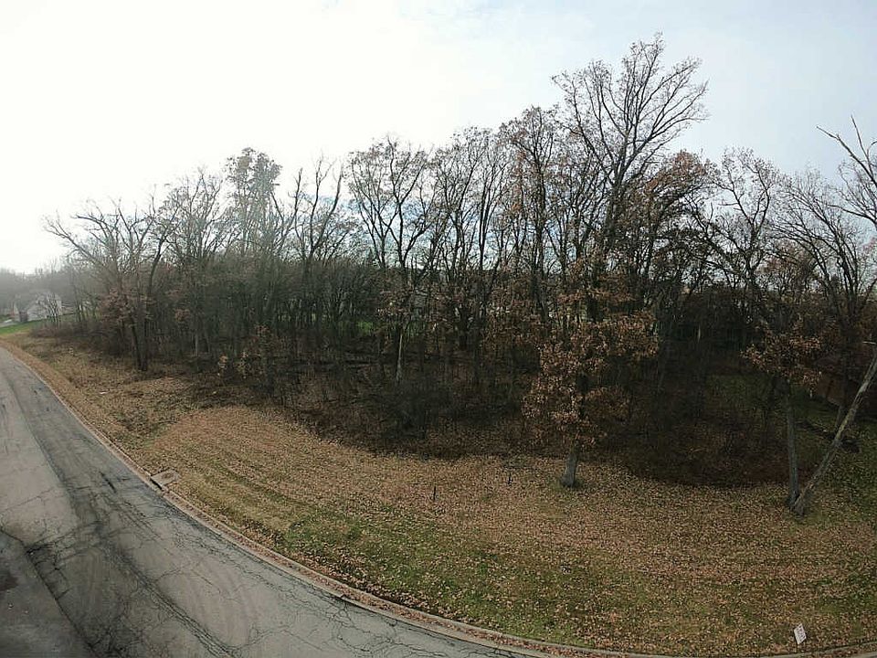 2nd image of 1402 University Dr