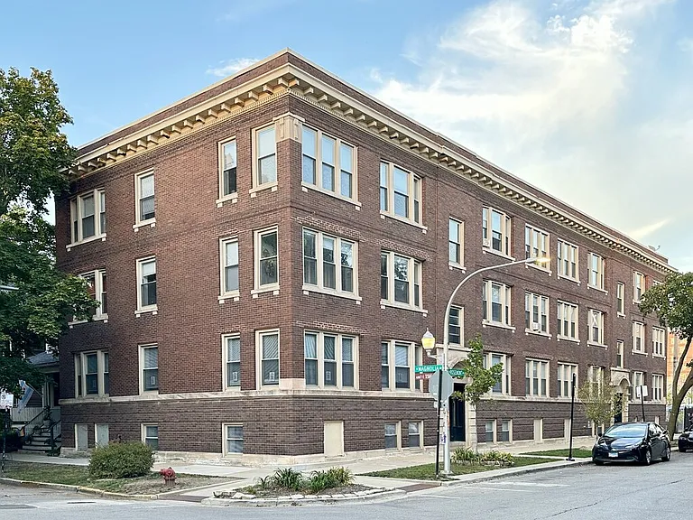 1214 W Rosemont Ave #4 — Photo 1